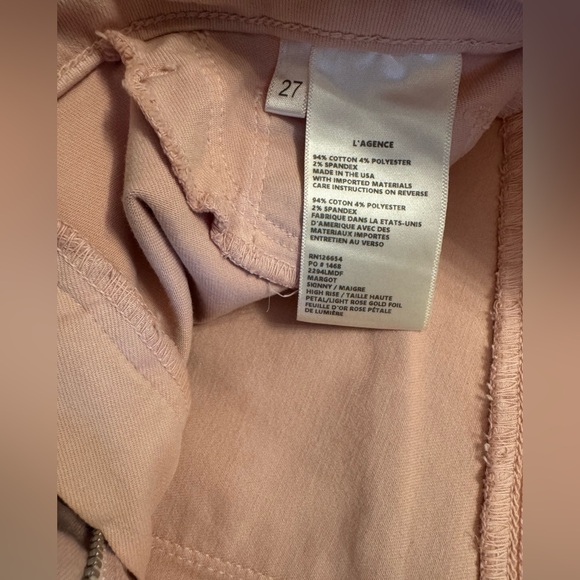 L’AGENCE Margot High Rise Skinny Jeans
Petal Rose Gold Foil Coated - Picture 4 of 5